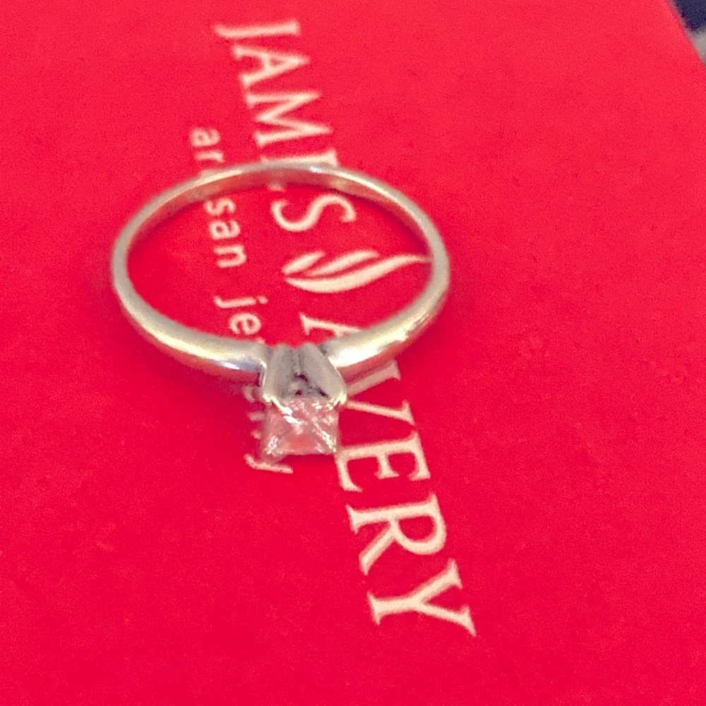 Beautiful 14 k white gold engagement ring real diamond